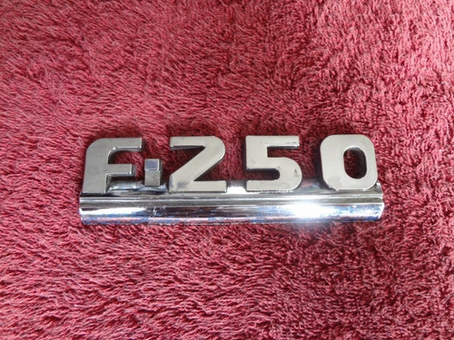 Emblema F-250 Metalico 13 Cm De Ancho Por 4.3 Cm De Alto