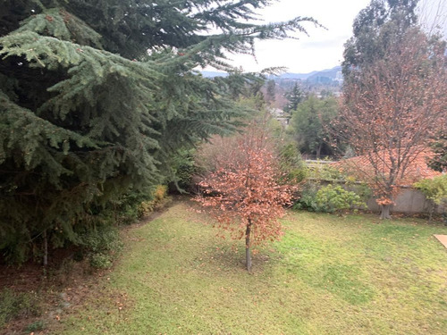 Casa En Venta De 4 Dorm. En Las Condes