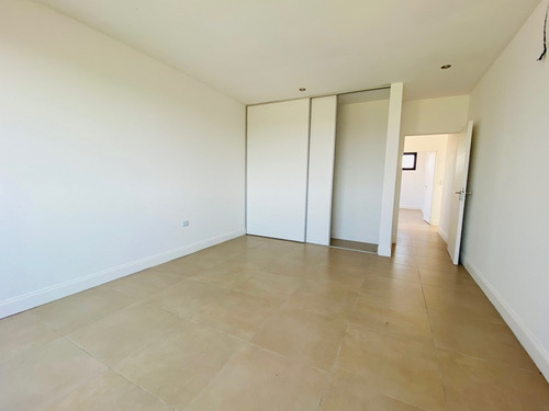 Imagen 17 de 29 de Vendo Casa A Estrenar, Dos Plantas, Tres Dormitorios Y Con Piscina, Barrio Las Tipas, Nordelta!