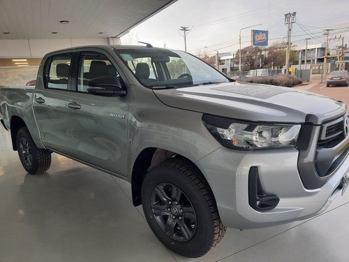 Imagen 5 de 8 de Toyota Hilux 2022 2.8 Cd Srv 177cv 4x4 At