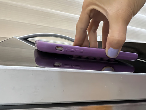 Soporte de ventosa con superficie de silicona para teléfono celular, color rojo liso