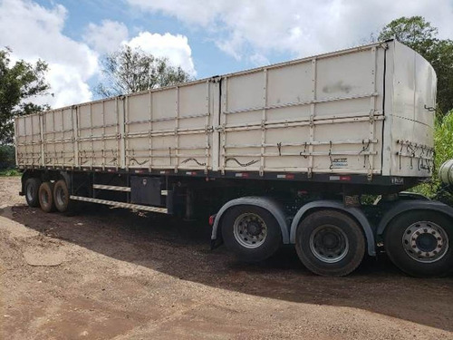Carreta 3 Eixos Graneleira Randon Ano 2014/2015