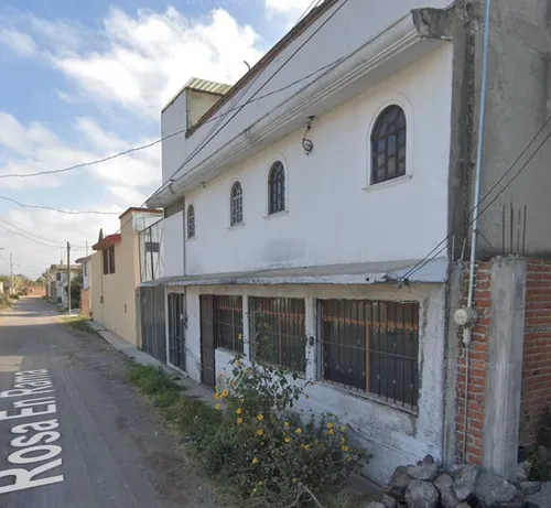 Casa De Dos Nieveles, Ubicada En La Colonia San Cristobal Tepontla, Puebla