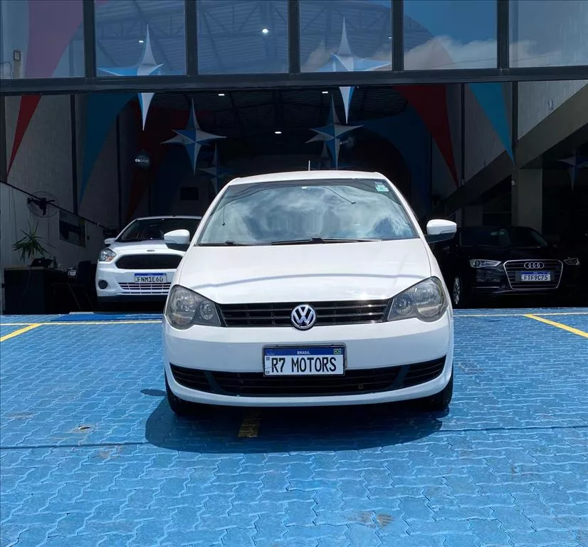 Volkswagen Polo Sedan 1.6 MI 8V FLEX 4P AUTOMATIZADO