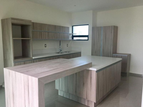 Imagen 19 de 30 de Hermosa Residencia De Lujo Con Grandes Espacios Vista Al Mar Y Gran Jardín !