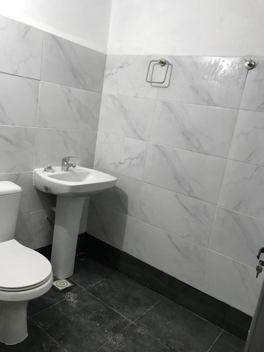 Venta O Alquiler Deposito 190 M2 Barrio Reus