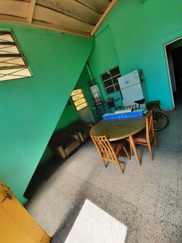 Imagen 4 de 23 de Importante 2 Casas Con Lote Propio Y Amplio Parque