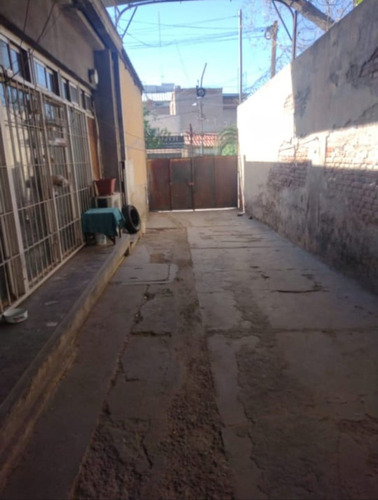 Remax Vendimia Vende Casa Y Galpon En Ciudad