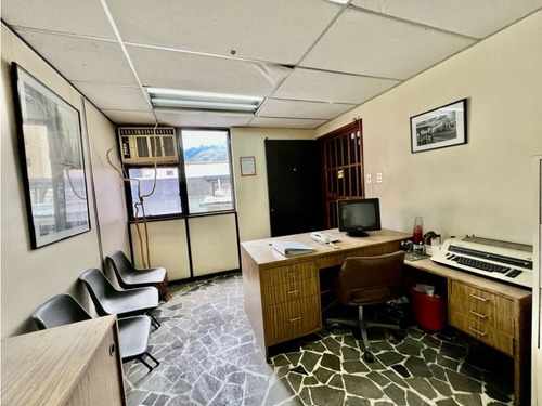 Se Vende Oficina 240m2 4b La Carlota