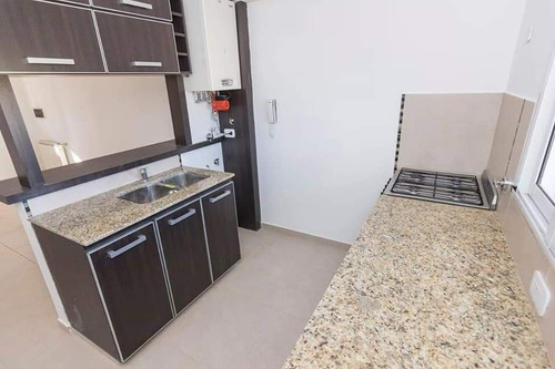 Imagen 7 de 13 de Venta Moderno Departamento 2 D Con Cochera