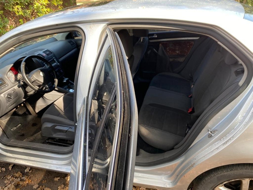 Imagen 6 de 9 de Vw Vento 2.5 Advance Aut 2009