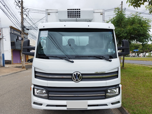 Volkswagen Delivery 9.170 Prime + Bau Refrigerado Até -18ºc
