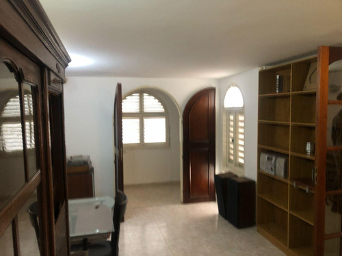 4 Dorm - Consultorio Independiente - Escritorio - Quincho - Pileta