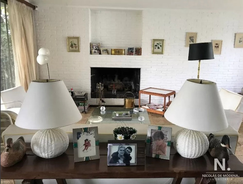 Venta De Casa 5 Dormitorios En El Golf