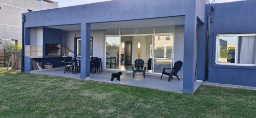 Dueño Vende Casa En Barrio Lagos De Canning.