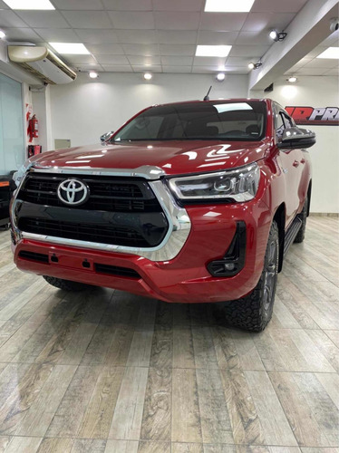 Toyota Hilux Srv 4x4 M/t 204 Cv