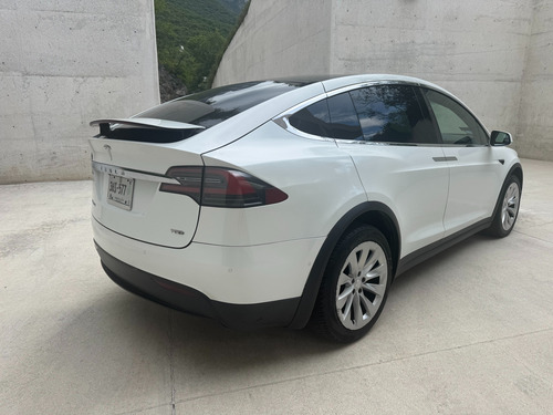 Tesla Model X 75d