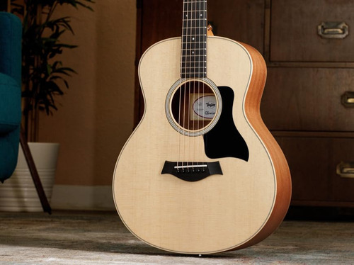 Guitarra Acústica Taylor Gs Mini Sapele Natural Con Púa Negr