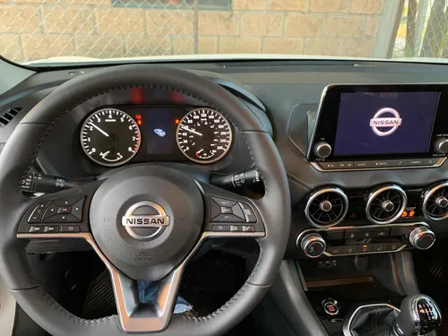 Nissan Sentra 2.0 Advance Mt
