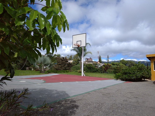 Best House Vende Maravillosa Casa Multifamiliar Con Local Comercial Y Hermosos Espacios En Urb Las Polonias Nuevas. San Antonio De Los Altos