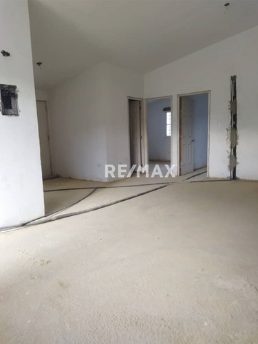 Imagen 7 de 18 de Venta De Casa En Obra Gris En Canaima Ii