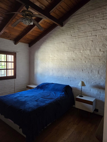 Venta Casa De 3 Dormitorios Con Patio, Barrio Jorge Cura Rosario