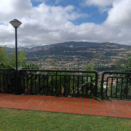 Ss: Vende Casa 24-13892 En Cumbres De Curumo De 832 M2. De 5h/7b/4pe