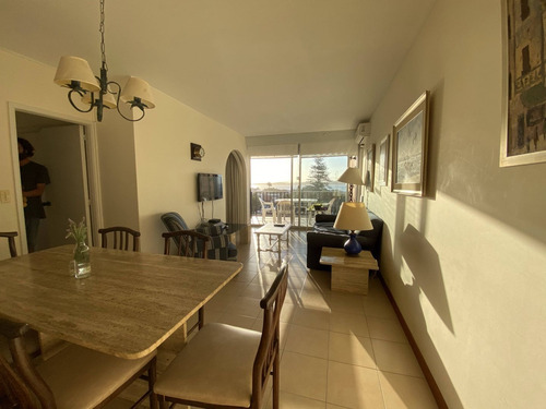 Venta De Apartamento 3 Dormitorios. Península