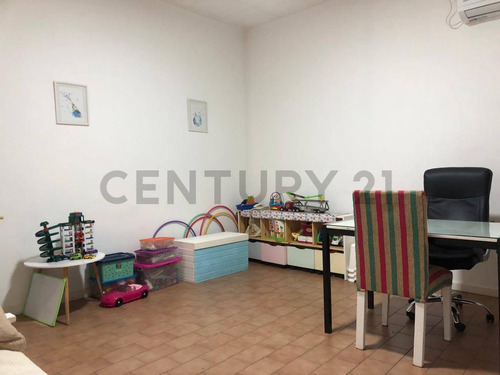 Venta Ph 3 Ambientes, Potencial 4 Ambientes Al Frente En Lomas De Zamora. 91m2