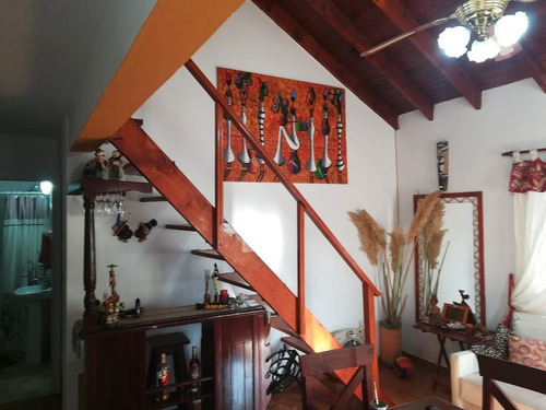 Casa Duplex Tipo Chalet Semi Independiente - Zona Centro