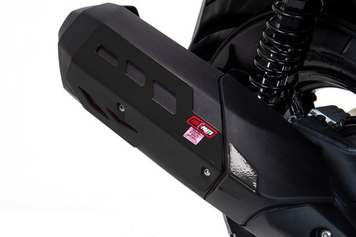 Imagen 1 de 2 de Protector De Escape Yamaha Bws 125 Negro Y Plata Fire Parts