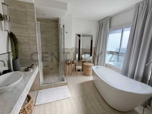 Residencia De Lujo 7 Ambientes En Colón Entre Rios: 3.200 M² De Parque, Piscina Climatizada,gimnasio