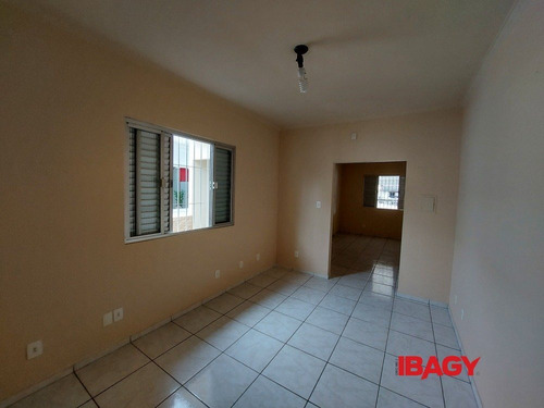 Imagem 4 de 15 de Excelente Casa 3 Dormitorio(s) Em Barreiros - Sao Jose - L-115373