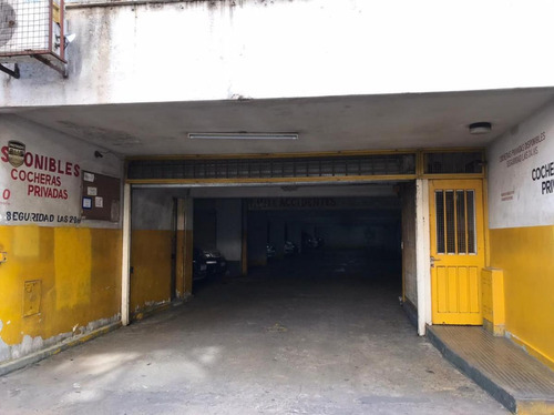Imagen 2 de 5 de Cochera En Venta Amplia Microcentro Centro