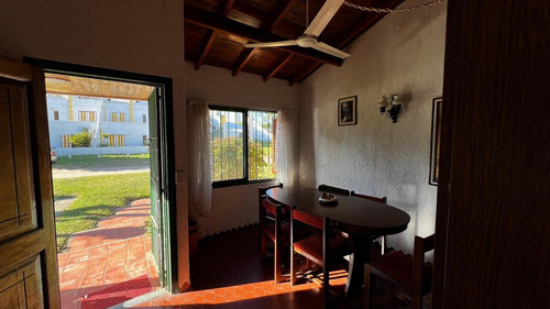 Casa En Venta - 2 Dormitorios 1 Baño - 112mts2 - Villa Gesell