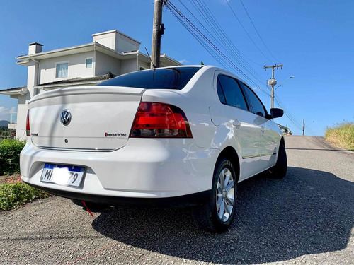Imagem 4 de 15 de Volkswagen Voyage 1.6 Vht Comfortline Total Flex I-motion 4p