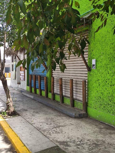 Edificio Comercial - Universidad