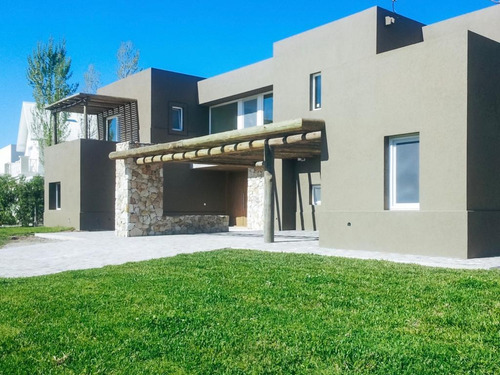 Imagen 2 de 10 de Casa - Los Castores