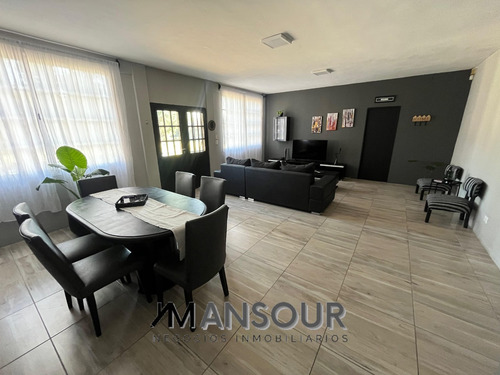 Casa Quinta Excelente Estado Sobre 1500m2 - Paso Del Rey