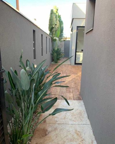 Vende-se Casa Terreá No Distrito De Bonfim Paulista Em Ribeirão Preto-sp, Com 3 Suítes, 4 Vagas De Garagem, Sala De 2 Ambientes, Piscina - Ca00235 - 68959274