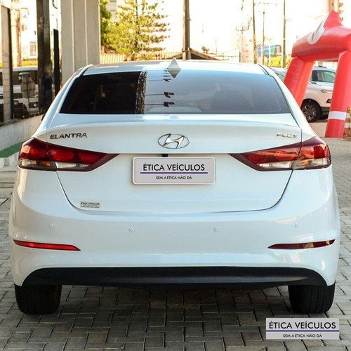 Imagem 4 de 8 de Hyundai Elantra 2.0 16v Flex Aut.