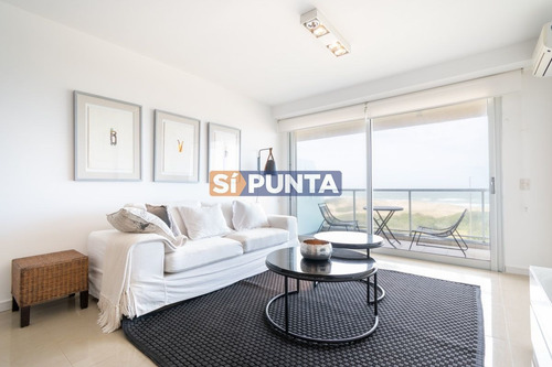 Imagen 14 de 28 de Apartamento De Tres Dormitorios En Suite En Alquiler Con Vista El Mar En Primera Línea Playa Brava