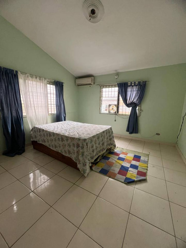 Amplia Casa Multifuncional En Los Próceres Ideal Para Vivir