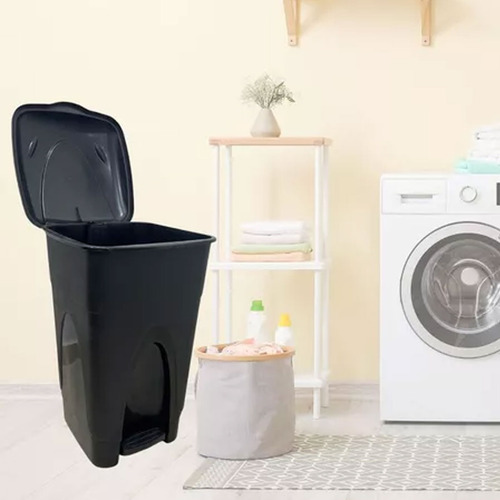 Lixeira Cesto Multiuso 7,5 Litros Com Pedal E Tampa Preta