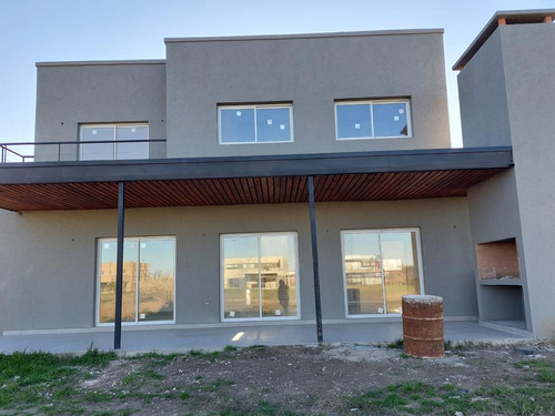 Imagen 3 de 25 de Casa Al Lago En Venta En El Canton!