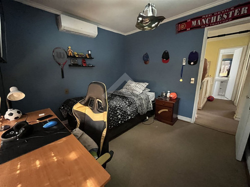 Casa En Venta De 6 Dorm. En La Florida