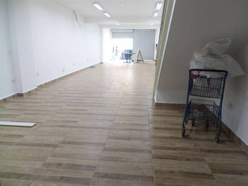 Imagem 16 de 26 de Loja Ampla 220 M² Área Util Sendo Térreo E 1° Andar Bem No Centro De São Vicente Exelente Para Lojas Grandes Ou Clinica Médica Ou Laboratório Médico E Ou Também Serve Para Cartorio Situado Em Rua De