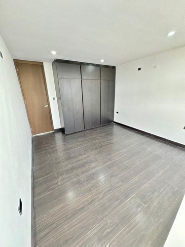 Lh Se Vende Casa En Colinas De Pirineos