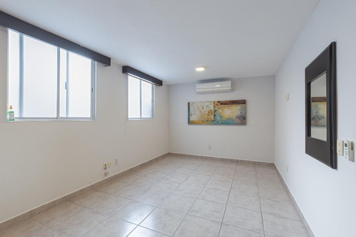 Departamento En Venta En Colonia Versalles, Puerto Vallarta, Jalisco