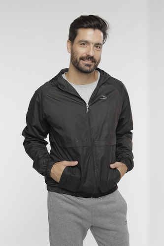 Imagen 2 de 9 de Campera Rompeviento Deportiva Penalty